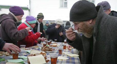 Де в Кам’янському безпритульні чи люди, що знаходяться в складному становищі, можуть зігрітись та отримати необхідну допомогу й харчування