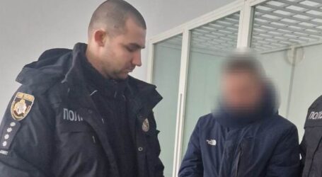 У Кам’янському затримали 27-річного чоловіка, що відібрав у підлітка 13 тисяч гривень
