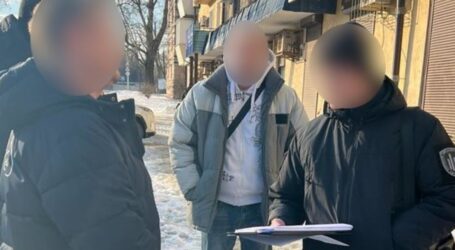 У Дніпрі держінспектора з питань праці викрили на отриманні хабаря у тисячу доларів за «непобачені» їм порушення