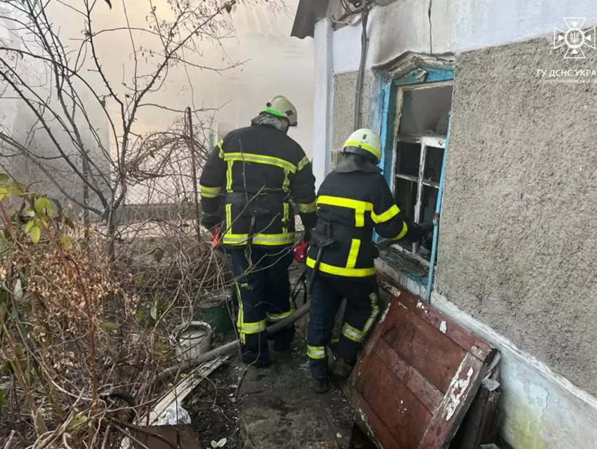 В Кам’янському під час ліквідації пожежі вогнеборці виявили чоловіка без ознак життя