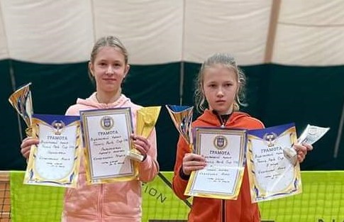 Дві тенісистки з Кам`янського у складі збірної України візьмуть участь у чемпіонаті Європи