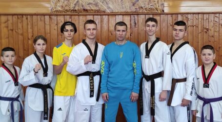 Тхеквондисти з Кам`янського взяли участь у Всеукраїнських навчально-тренувальних зборах