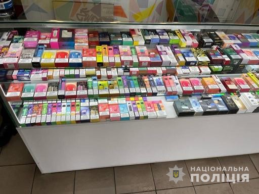 Електронних пристроїв для куріння на пів мільйона гривень вилучили з незаконного обігу в Кам’янському