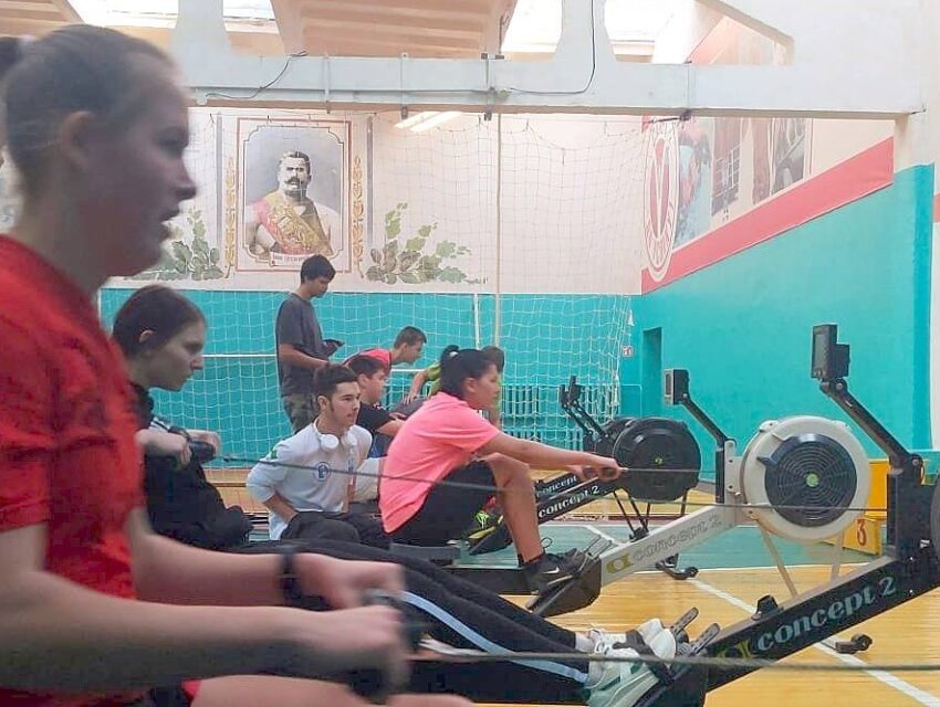 У Кам`янському на ергометрах змагалися веслярі-“академіки”