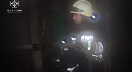 В Кам’янському під час пожежі у квартирі надзвичайники виявили тіло жінки та врятували чоловіка