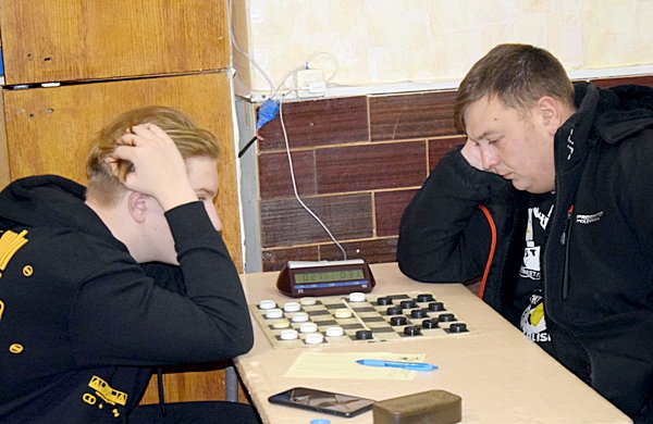 В Кам`янському відбувся четвертий тур чемпіонату міста з шашок