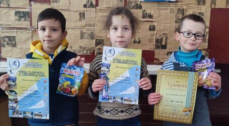 Ольга Штрикуль і Волємір Савінський — переможці першості Кам`янського з шашок серед гравців до 10 років
