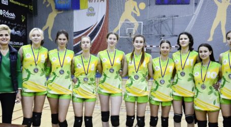 Команда волейболісток Кам`янського посіла друге місце на турніру в Дніпрі