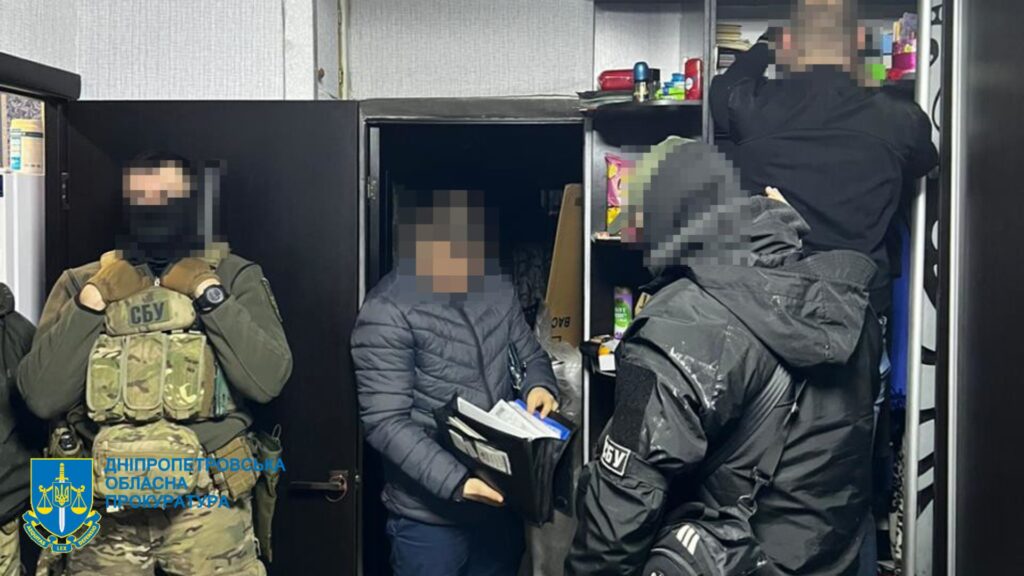 У Дніпрі затримали співробітника "Укрзалізниці", який зливав ворогу дані про рух військової техніки ЗСУ (ФОТО) - ФОТО