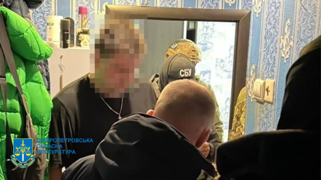 У Дніпрі затримали співробітника "Укрзалізниці", який зливав ворогу дані про рух військової техніки ЗСУ (ФОТО) - ФОТО