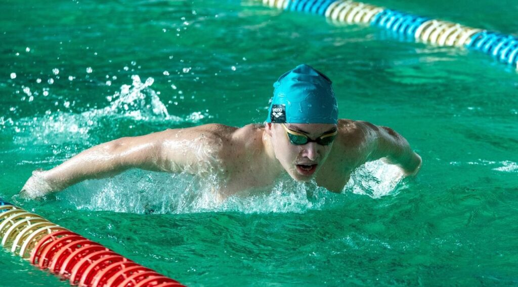 В Кам'янському проходить відкритий чемпіонат міста з плавання - ФОТО