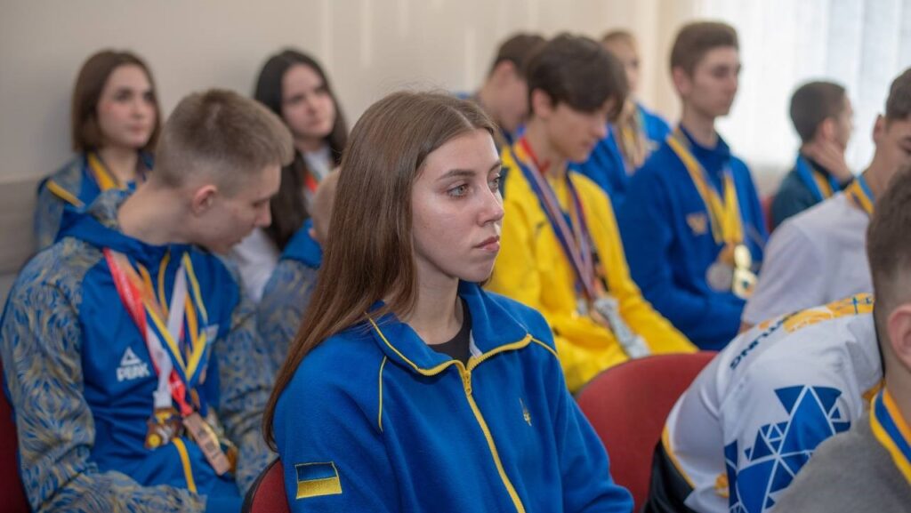 В Кам'янському відновили виплату стипендій провідним спортсменам міста - ФОТО