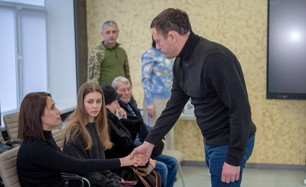 Загиблого на війні з російським агресором захисника України Дениса Шевченка нагороджено медаллю - ФОТО
