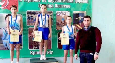 Кам’янські акробати вибороли призові місця на чемпіонаті Дніпропетровщини