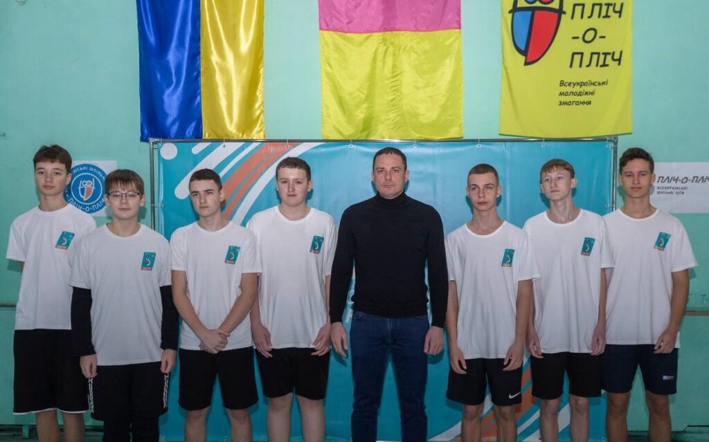 В Кам'янському розпочався міський етап змагань з баскетболу в рамках проєкту «Пліч-о-пліч Всеукраїнські шкільні ліги» - ФОТО
