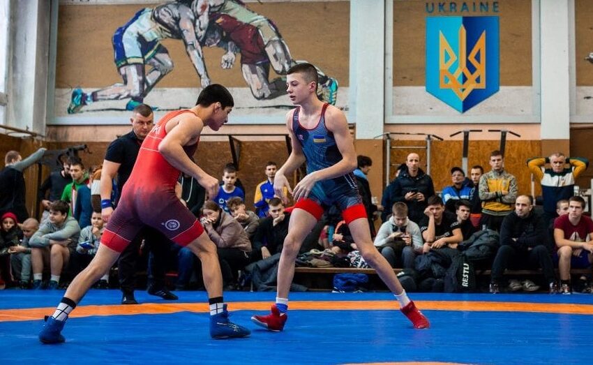 Борці з Кам`янського виграли вісім медалей на чемпіонаті області