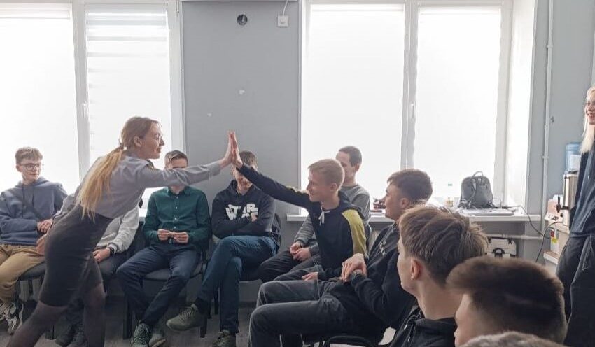 Хто такі булери та яка відповідальність на них чекає, розповіли поліційні підліткам в Кам’янському