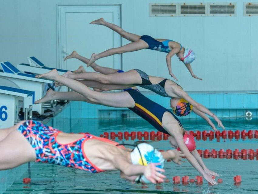 В Кам’янському проходить відкритий чемпіонат міста з плавання