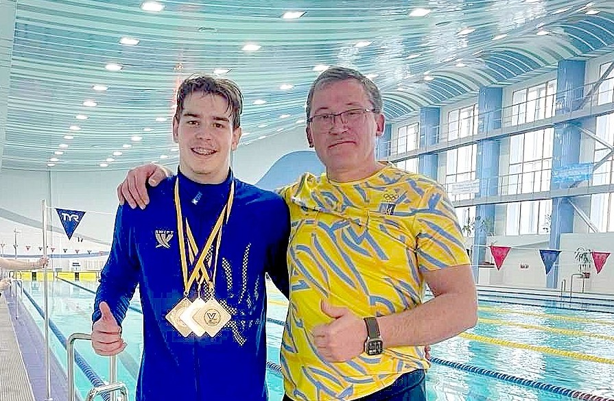 Плавці з Кам`янського на чемпіонаті України здобули понад десяток нагород - ФОТО
