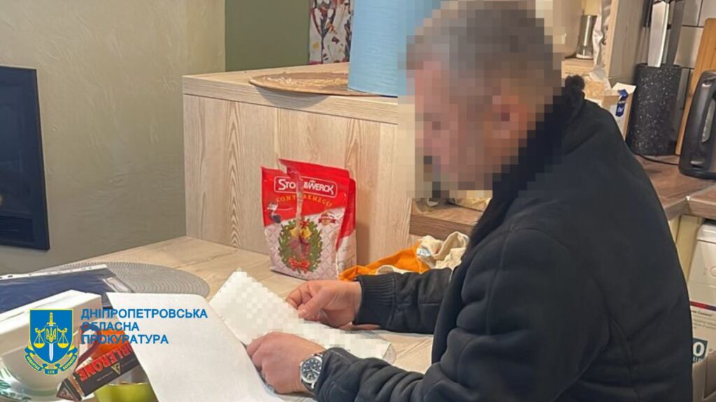На Дніпропетровщині чиновницю відділу освіту та підрядника викрили у привласненні понад півдесятка млн грн на закупівлі укриттів для шкіл - ФОТО