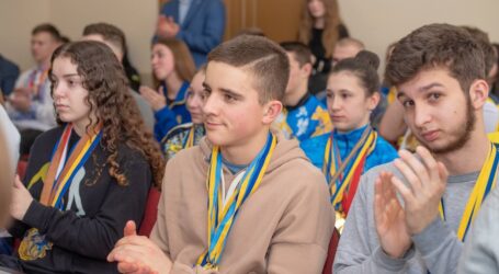 В Кам’янському відновили виплату стипендій провідним спортсменам міста