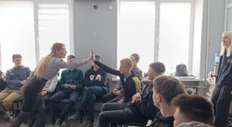 Хто такі булери та яка відповідальність на них чекає, розповіли поліційні підліткам в Кам’янському