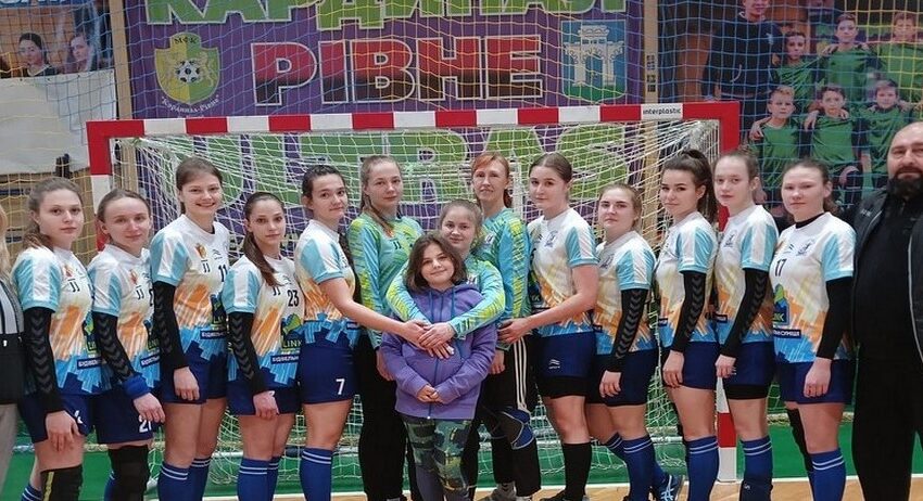Гандболістки з Кам`янського вперше зіграють у чвертьфіналі Кубка України