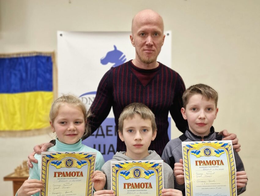 Команда шахістів з Кам`янського стала третьою на чемпіонаті Дніпропетровщини