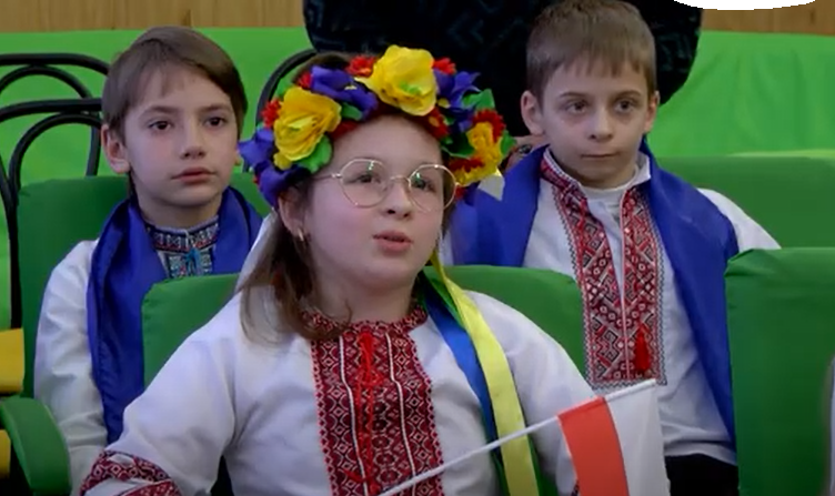В Кам’янському школярі гімназії №12 провели телеміст зі своїми ровесниками з Польщі
