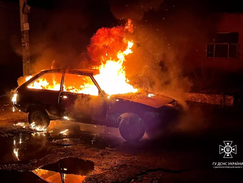 В Кам’янському сьогодні вночі горіла «Таврія»