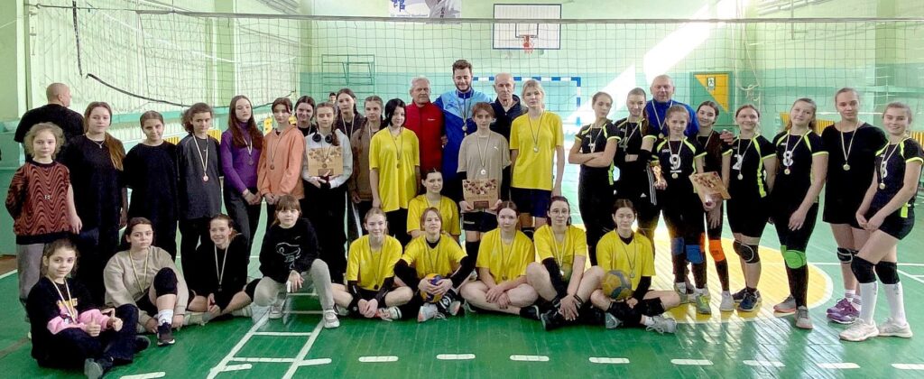 Волейбольний турнір "Весняні ластівки" відбувся у Кам`янському - ФОТО
