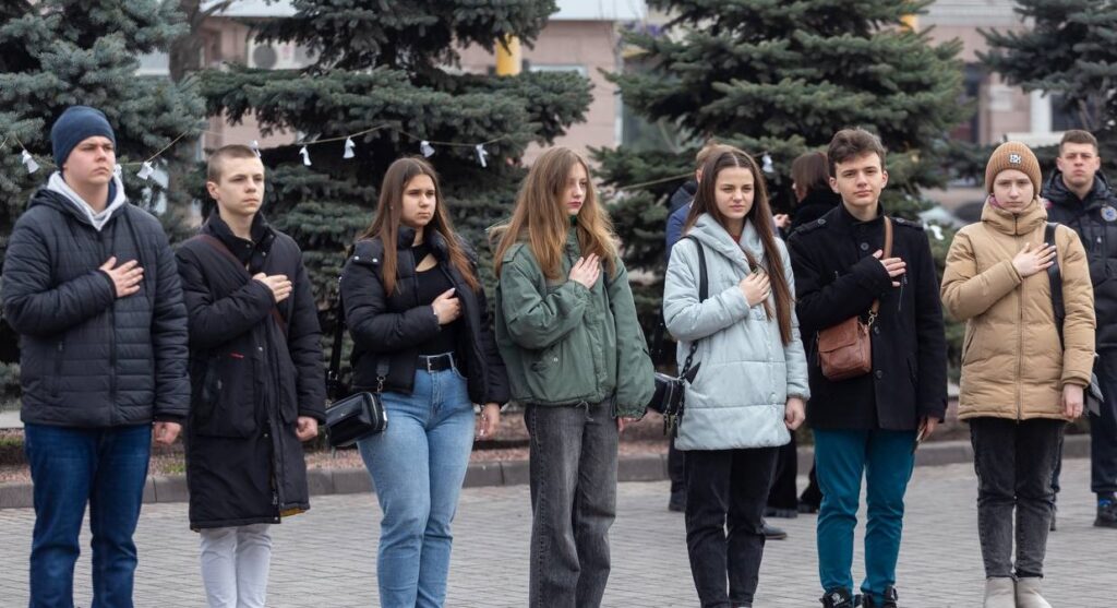 В Кам'янському з нагоди Дня українського добровольця вшанували пам'ять загиблих воїнів - ФОТО