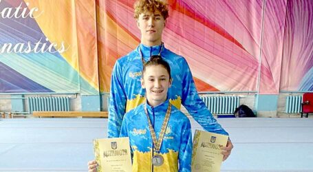 Дует акробатів з Кам`янського тричі став призером на чемпіонаті України