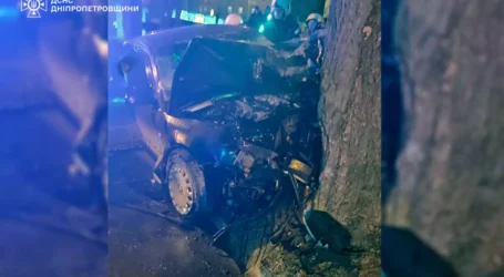 В Кам’янському вчора ввечері внаслідок ДТП дві людини постраждали, машина згоріла