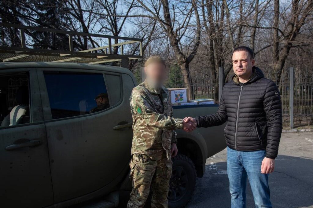 Кам'янське продовжує допомагати військовим - ФОТО