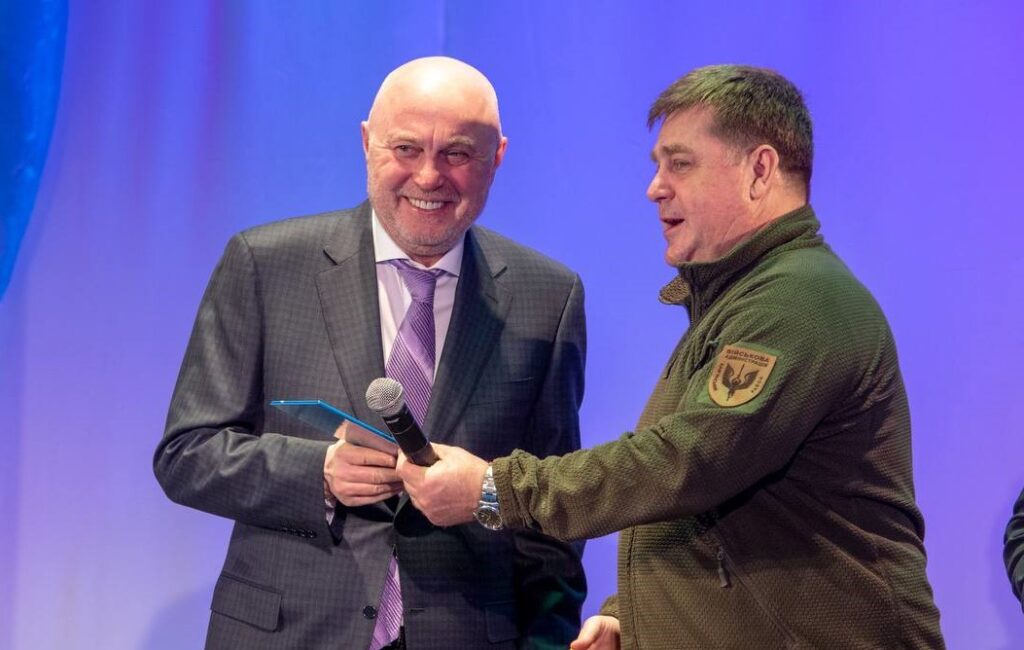 ПрАТ «Каметсталь» відзначає 135-річчя: В Кам'янському сьогодні вітали працівників підприємства - ФОТО