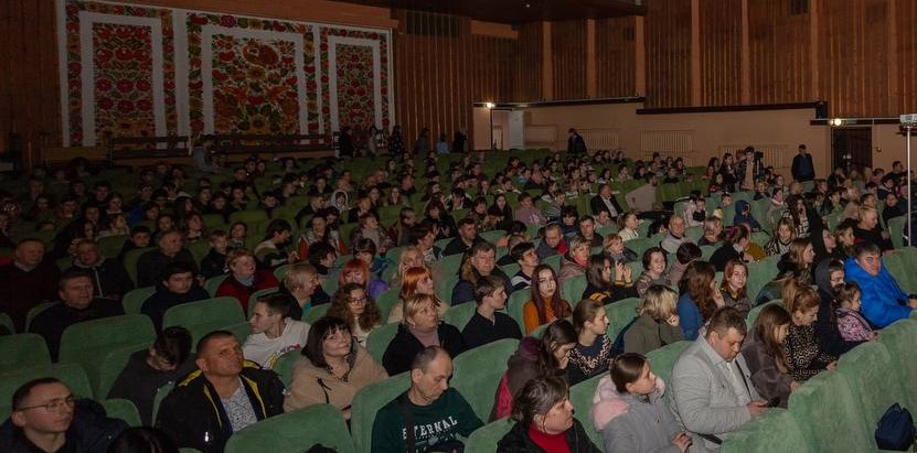 В Кам'янському музичному коледжі відбулась прем'єра мюзиклу «Шекспіріада сучасності» - ФОТО
