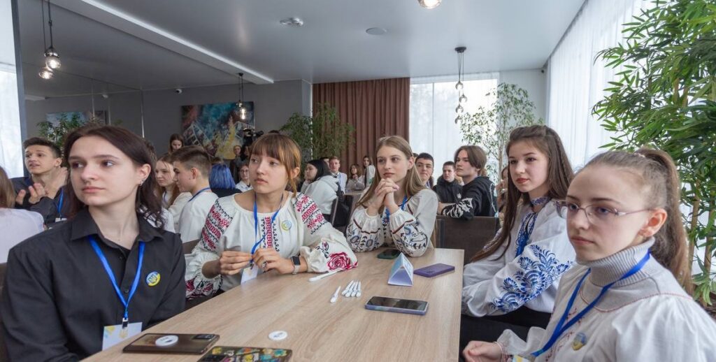 В Кам'янському провели патріотичний квіз "За покликом серця" - ФОТО