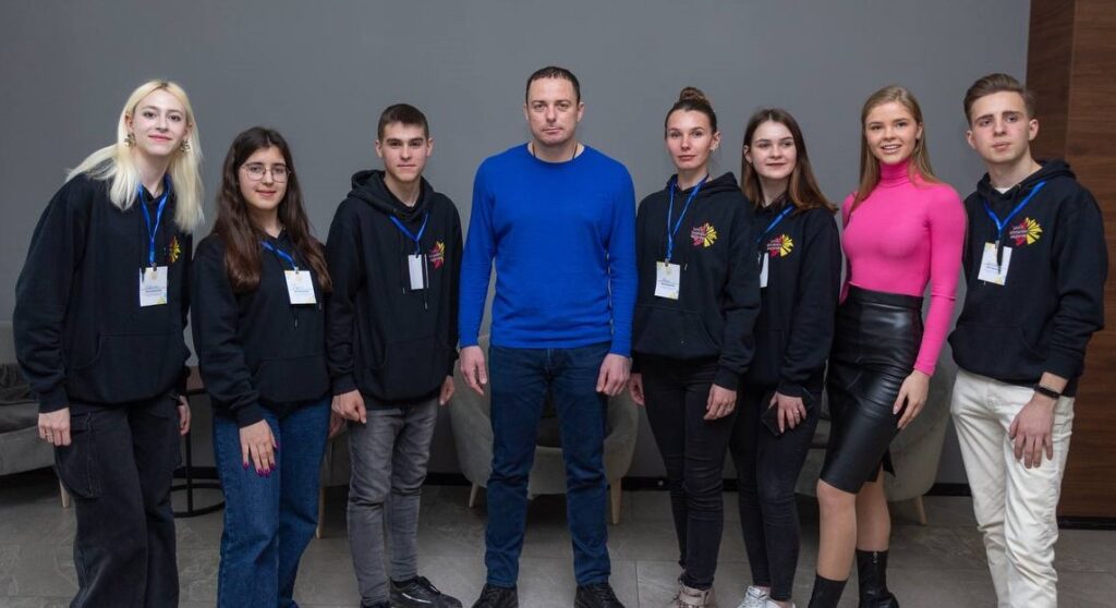 В Кам'янському провели патріотичний квіз "За покликом серця" - ФОТО