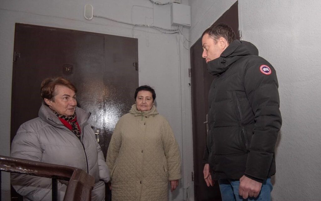 В Кам'янському в цьому році планують реалізувати понад 30 проєктів з ремонту житлового фонду шляхом співфінансування міськбюджету та ОСББ - ФОТО