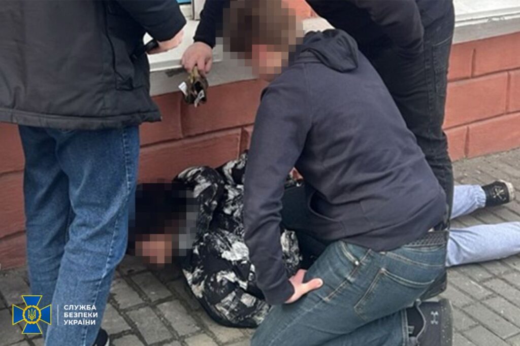У Дніпрі затримали 22-річного агента рф, який допомагав скоригувати ракетний удар по ТЕС та військовому шпиталю у місті - ФОТО