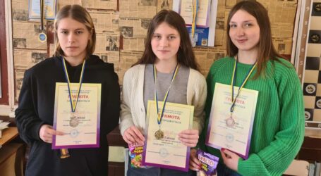Марія Діденко та Олександр Шнейдер — чемпіони Кам’янського з шашок – 64