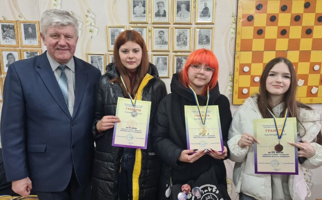 У Кам`янському провели турнір "Шашкова весна на Дніпробуді" - ФОТО