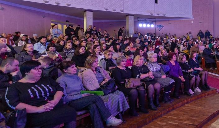В Кам'янському з жіночим святом вітали представниць соціальної сфери міста - ФОТО