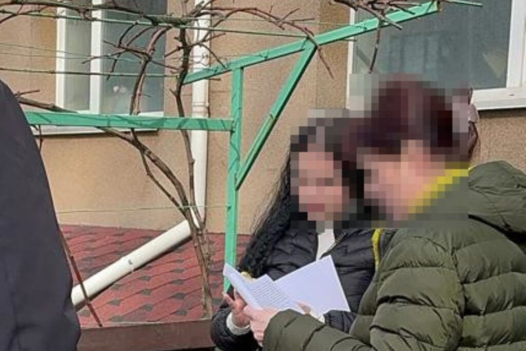 В Дніпрі посадовиці дитячо-юнацького центру «заробляли» на безплатних путівках у літні табори - ФОТО