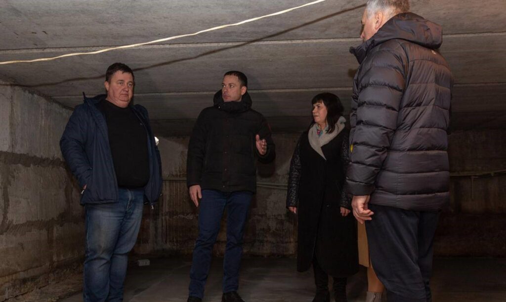 В Кам'янському продовжують вдосконалювати укриття у школах та дитсадках - ФОТО
