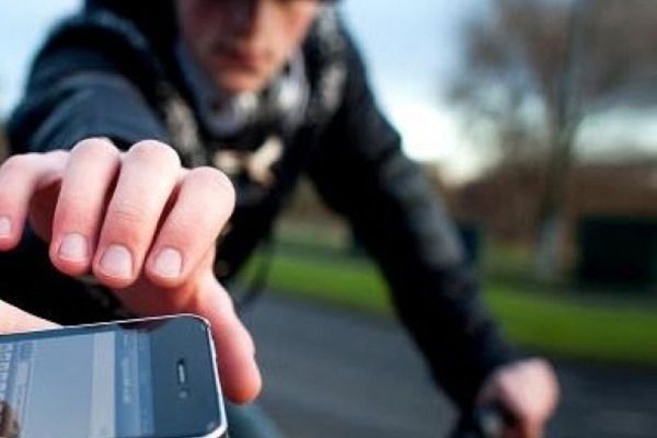 Чергове полювання на чужий гаджет: в Кам’янському затримали крадія мобільного телефона
