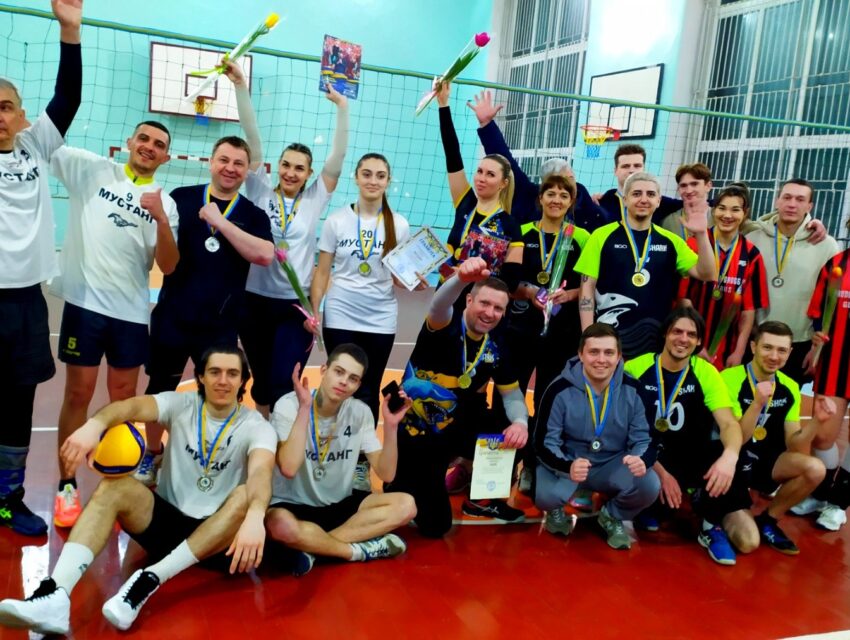 У Кам`янському провели весняний волейбольний мікс турнір