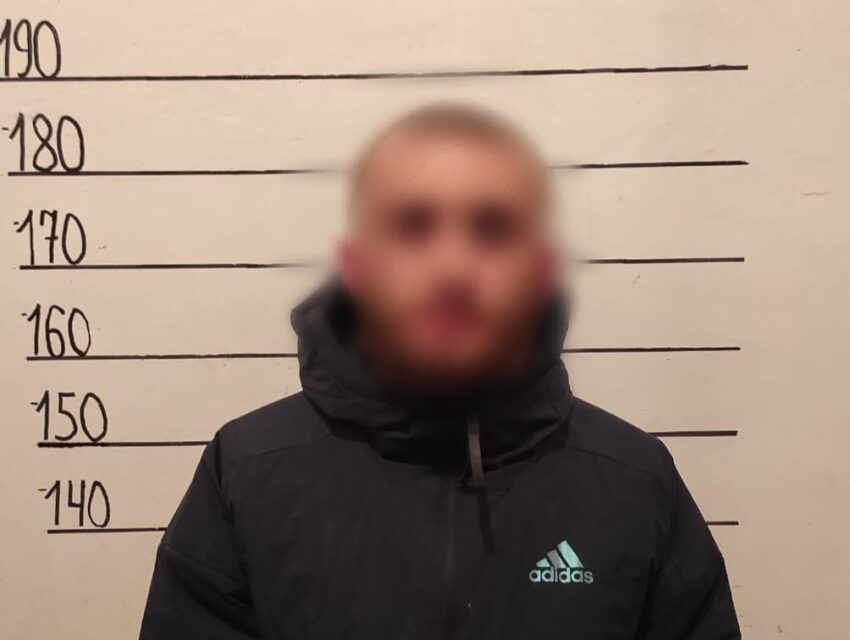 В Кам’янському затримали 28-річного зловмисника, який викрав та пограбував колишню дівчину