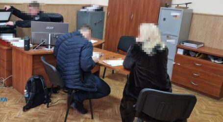 Одні платили за посади, інші за висновки про якість: експосадовицю Держпродспоживслужби Дніпропетровщини підозрюють у вимаганні данини з підлеглих